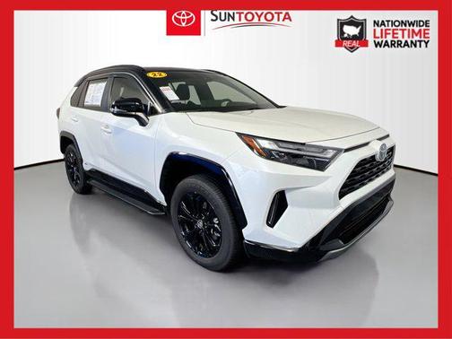 2022 Toyota RAV4 Hybrid SE