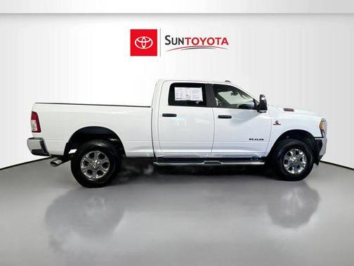 Bright White Clearcoat 2024 RAM 2500 Big Horn Crew Cab 4x4 6'4' Box