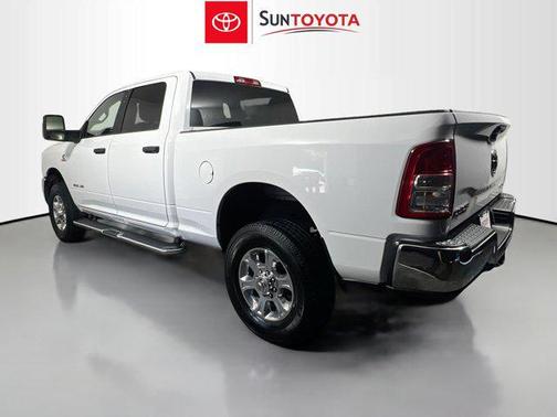 Bright White Clearcoat 2024 RAM 2500 Big Horn Crew Cab 4x4 6'4' Box
