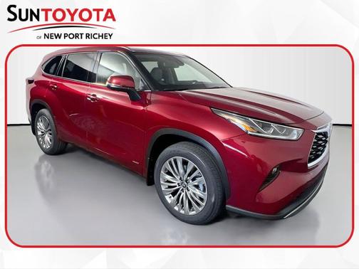 Ruby Flare Pearl 2026 Toyota Highlander Hybrid Platinum