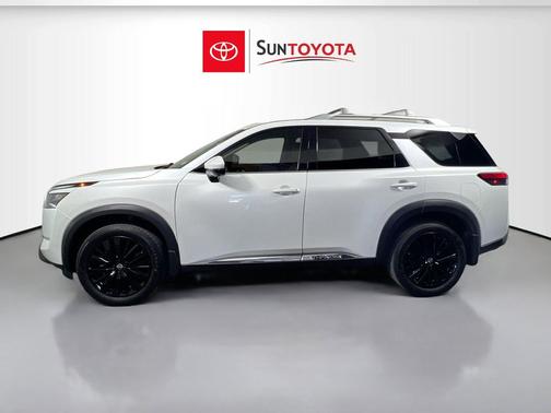 Everest White Pearl Tricoat 2025 Nissan Pathfinder Platinum FWD
