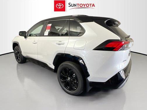 2025 Toyota RAV4 Hybrid SE