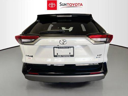 2025 Toyota RAV4 Hybrid SE