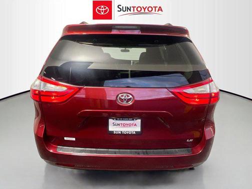 2015 Toyota Sienna LE