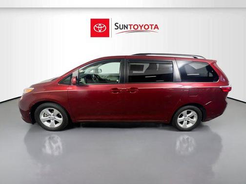 2015 Toyota Sienna LE