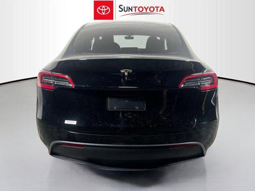 2024 Tesla Model Y Long Range Single Motor Rear-Wheel Drive