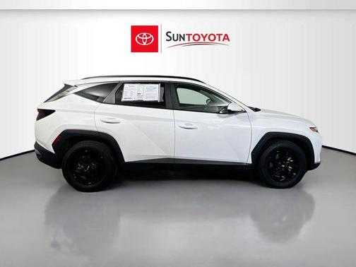 White Pearl 2024 Hyundai TUCSON SEL