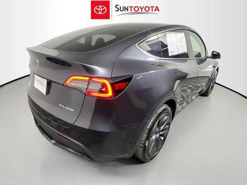 2024 Tesla Model Y Long Range Dual Motor All-Wheel Drive