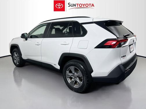 Ice Cap 2025 Toyota RAV4 Hybrid XLE
