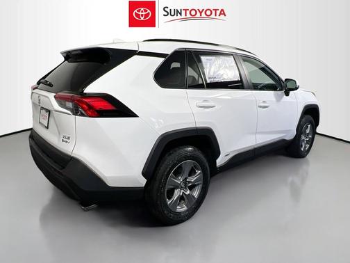 Ice Cap 2025 Toyota RAV4 Hybrid XLE