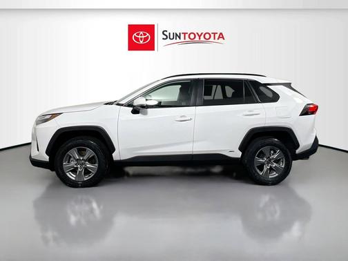 Ice Cap 2025 Toyota RAV4 Hybrid XLE