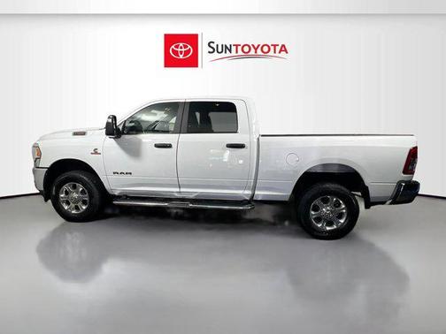 Bright White Clearcoat 2024 RAM 2500 Big Horn Crew Cab 4x4 6'4' Box