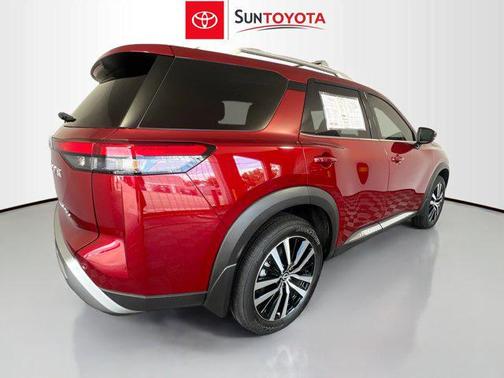 2024 Nissan Pathfinder Platinum 4WD