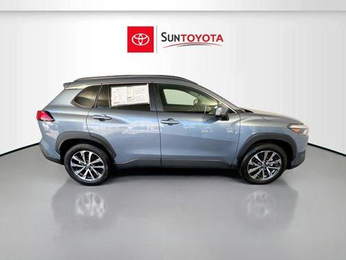2024 Toyota Corolla Cross XLE
