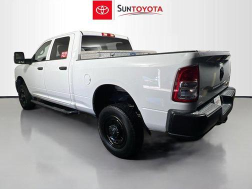 2023 RAM 2500 Tradesman Crew Cab 4x4 6'4' Box