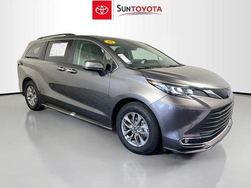 2024 Toyota Sienna XLE