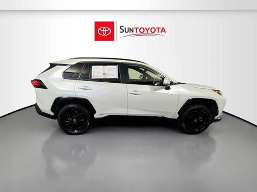 2023 Toyota RAV4 Hybrid SE