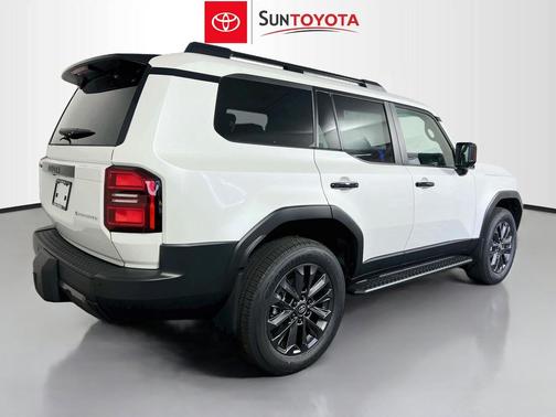 Wind Chill Pearl 2027 Toyota Land Cruiser Base