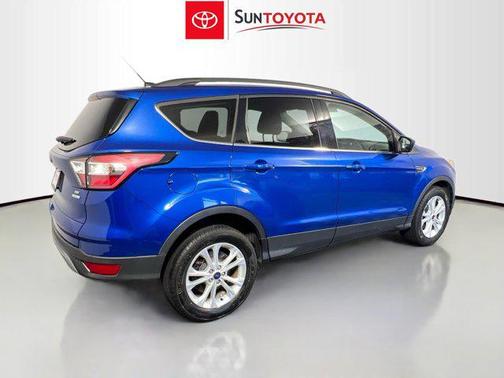 LIGHTNING BLUE METALLIC 2017 Ford Escape SE