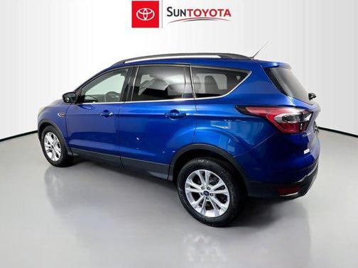 LIGHTNING BLUE METALLIC 2017 Ford Escape SE