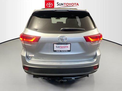 2019 Toyota Highlander LE I4