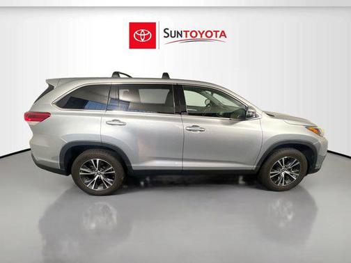 2019 Toyota Highlander LE I4