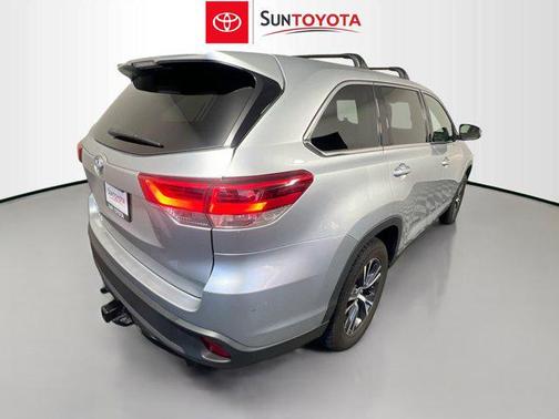 2019 Toyota Highlander LE I4