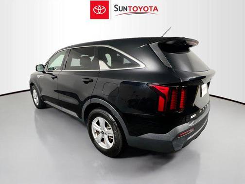 2022 Kia Sorento LX