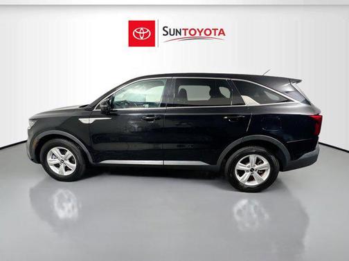 2022 Kia Sorento LX