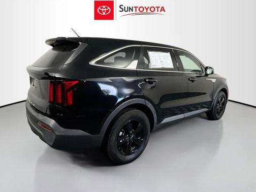 2022 Kia Sorento LX