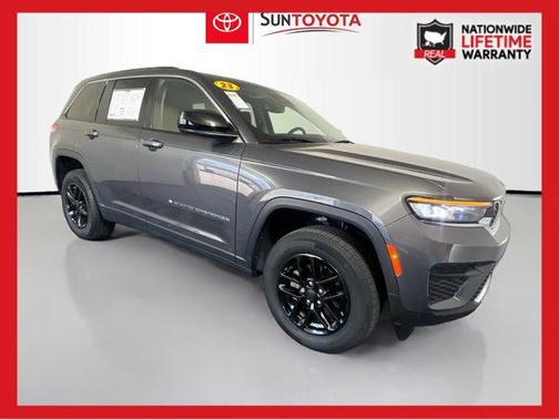 2023 Jeep Grand Cherokee Laredo