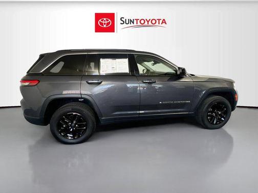 2023 Jeep Grand Cherokee Laredo