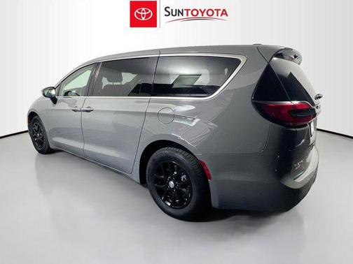 Ceramic Gray Clearcoat 2023 Chrysler Pacifica Touring L