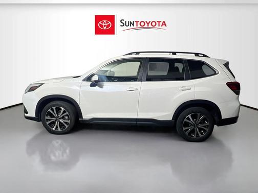Crystal White Pearl 2023 Subaru Forester Limited