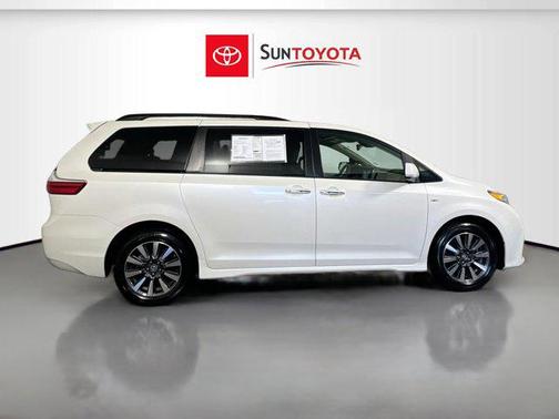 2019 Toyota Sienna XLE Premium
