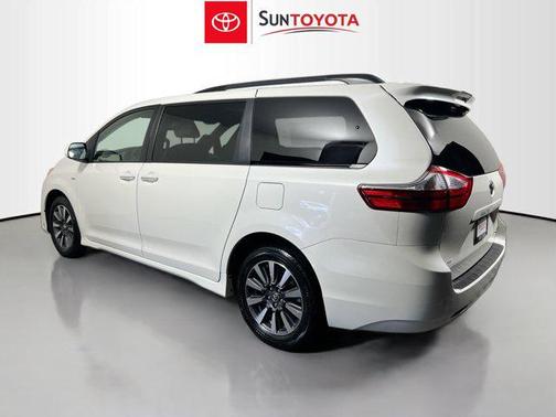 2019 Toyota Sienna XLE Premium