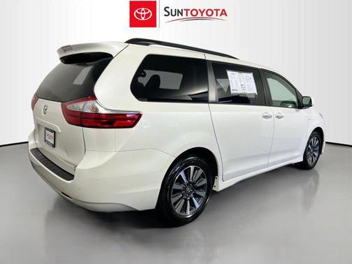 2019 Toyota Sienna XLE Premium