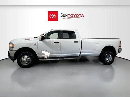 2024 RAM 3500 Big Horn Crew Cab 4x4 8' Box