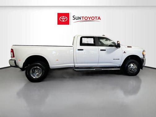2024 RAM 3500 Big Horn Crew Cab 4x4 8' Box