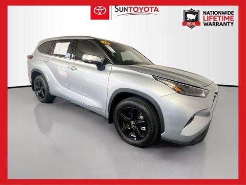 2022 Toyota Highlander LE