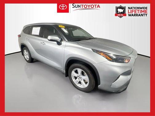 2022 Toyota Highlander LE
