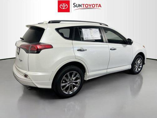 2017 Toyota RAV4 SE