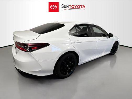 2024 Toyota Camry Hybrid SE