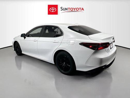 2024 Toyota Camry Hybrid SE
