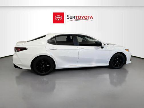 2024 Toyota Camry Hybrid SE