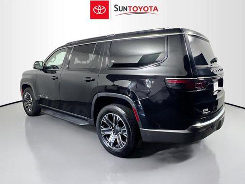 Diamond Black Crystal Pearlcoat 2022 Jeep Wagoneer Series III 4x4