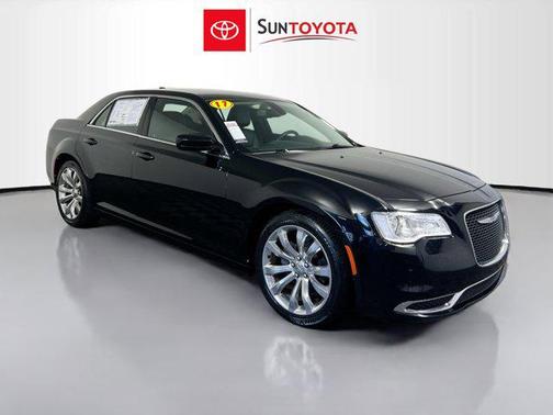 2017 Chrysler 300 Limited