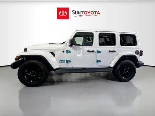 2023 Jeep Wrangler 4-Door Sahara Altitude 4x4