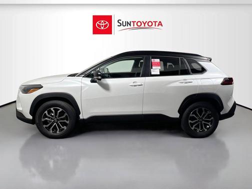 Wind Chill Pearl/Jet Black 2026 Toyota Corolla Hybrid SE