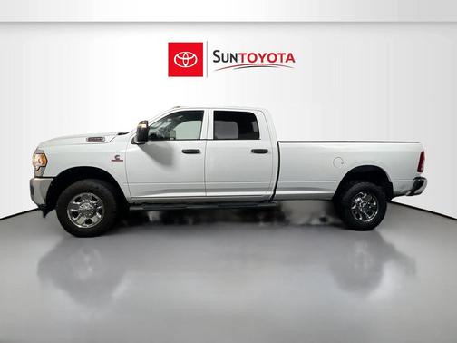 Bright White Clearcoat 2024 RAM 2500 Tradesman Crew Cab 4x4 8' Box
